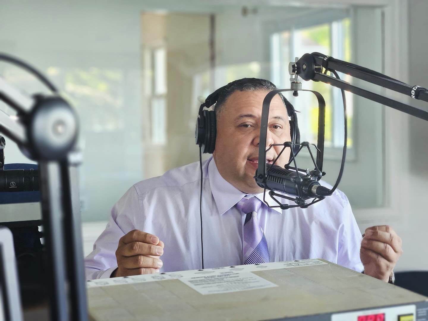 Equipo compartiendo en radio